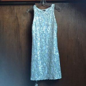 Cache sequin dress